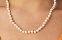 Comment porter un collier de perles avec style ?